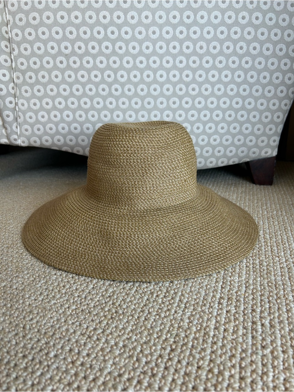 Eric Javits Hampton Straw Packable Hat in Natural 50+ SPF OSFA - Picture 6 of 8